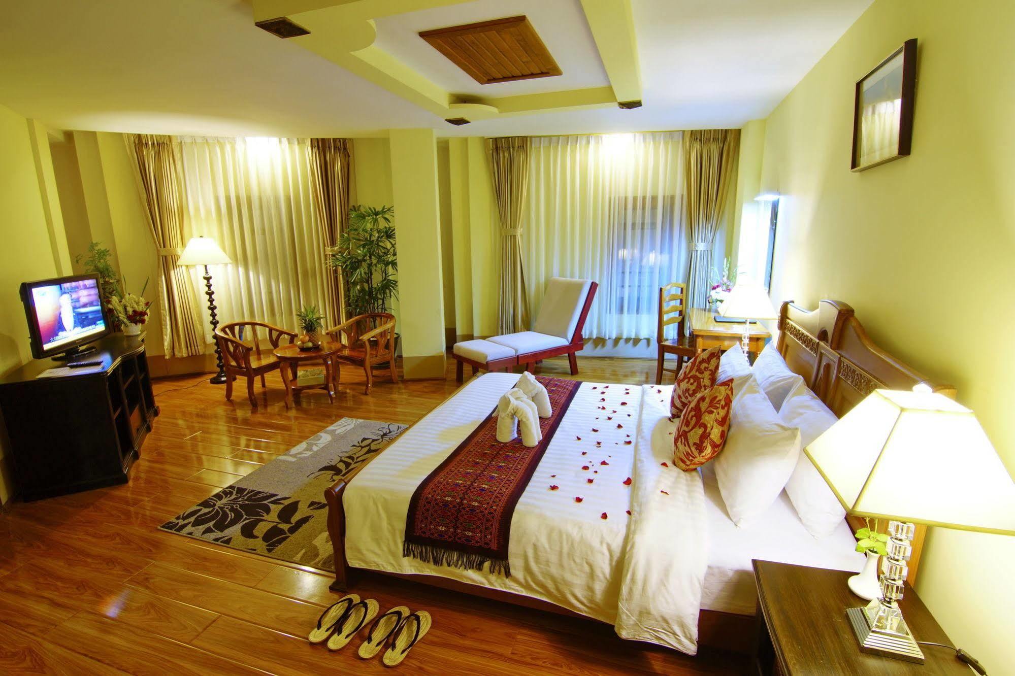 Shwe Ingyinn Hotel Mandalay Bagian luar foto