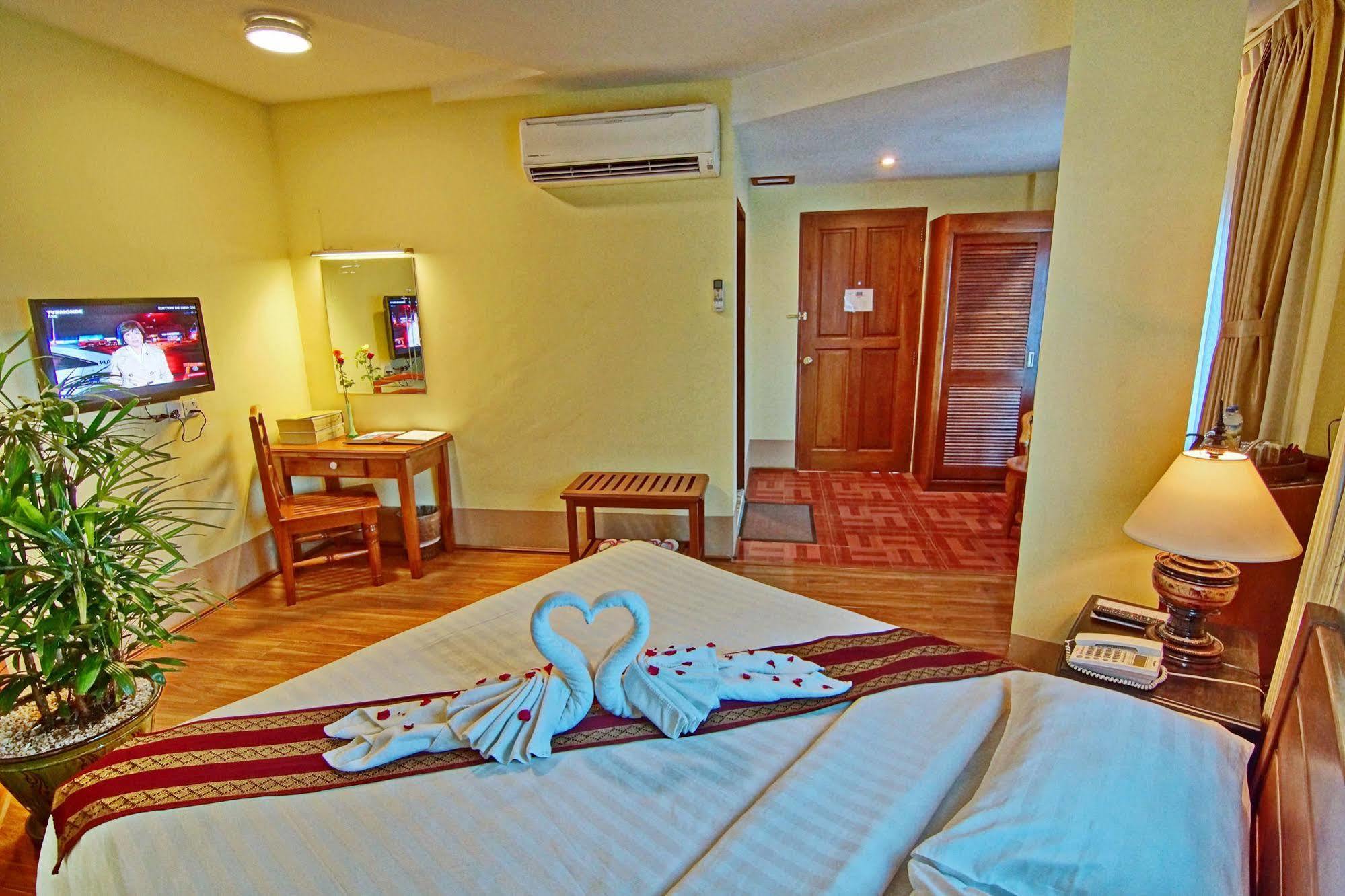 Shwe Ingyinn Hotel Mandalay Bagian luar foto